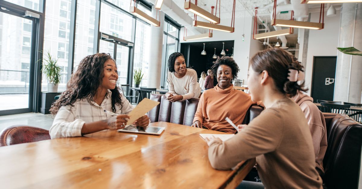 كيف تُطور مهاراتك المالية: خطوات عملية نحو الاستثمار الناجح